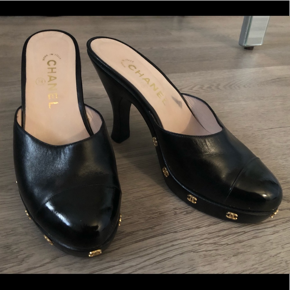 100% Authentic Chanel size 38 shoes